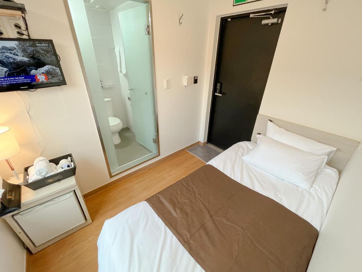 K9 Myeongdong Hotel Seoul Exterior photo